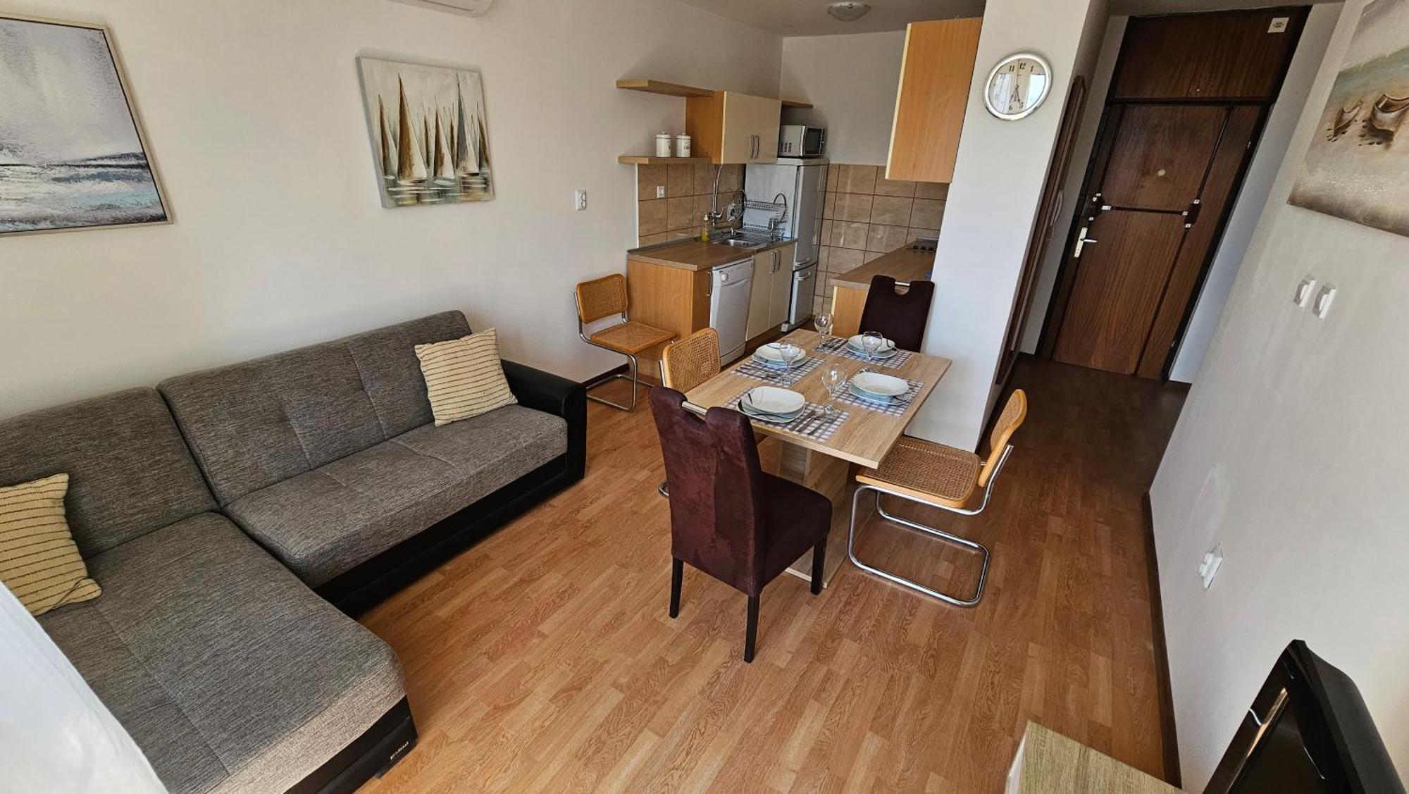 Apartment Marin's